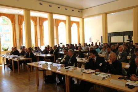 Blick in den Konferenzraum auf die Teilnehmer der Fachtagung Oelsnitz