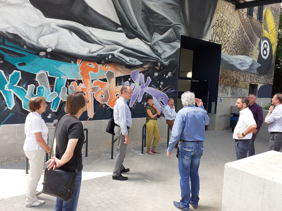 Indoorspielhalle im Göltzschtal - Außenansicht - Grafittikunst