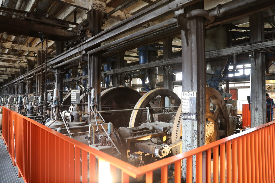 Blick in die Pressenhalle des Industriedenkmales Energiefabrik Knappenrode