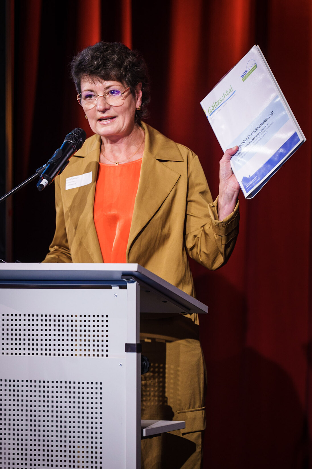 Kerstin Schöniger, Bürgermeisterin der Stadt Rodewisch, bei ihrem Vortrag zum Mittelzentralen Staädteverbund Göltzschtal